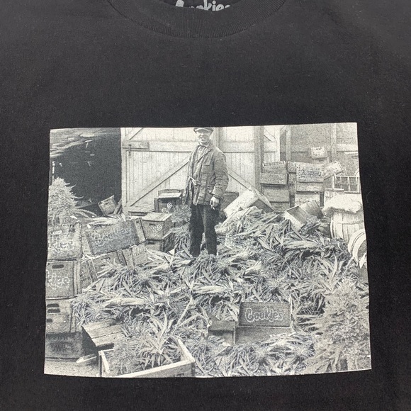 Cookies prohibition graphic tee - Picture 4 of 10